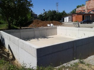 Груб строеж